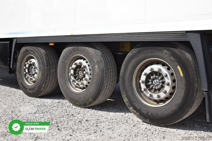 Kylmäkuljetuspuoliperävaunu KRONE SDR Cool Liner FP 60 ThermoKing SLXi 300