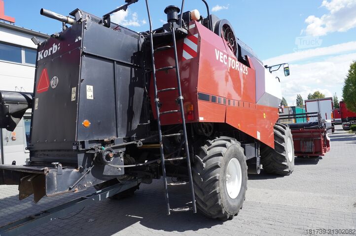 Biçerdöver ROSTSELMASH VECTOR 425 RSM-101 grain harvester+Heade
