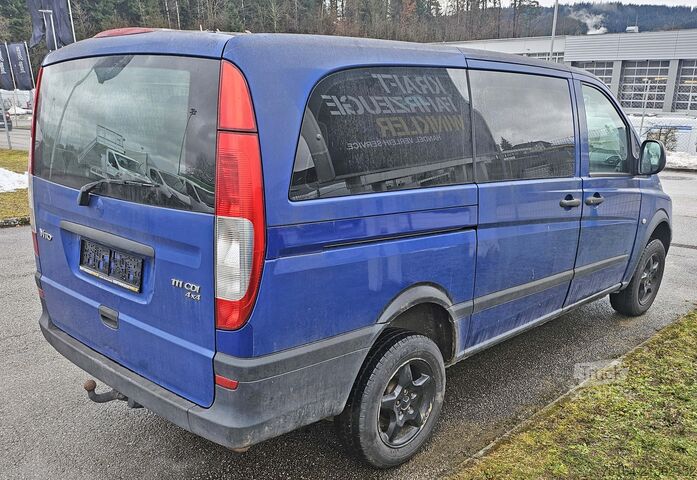 Minibus Mercedes-Benz Vito 111 CDI L 4x4 Allrad Bus Kombi