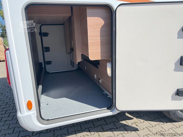 Puoliksi integroitu matkailuauto BÜRSTNER Lyseo TD 644 G Winter-Paket, Automatik, 4400 kg