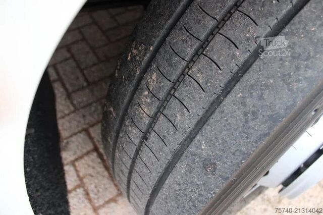 Chladírenská/mrazírenská přeprava DAF LF 250 + CARRIER XARIOS 500 + 16T EURO 6 + PERF...