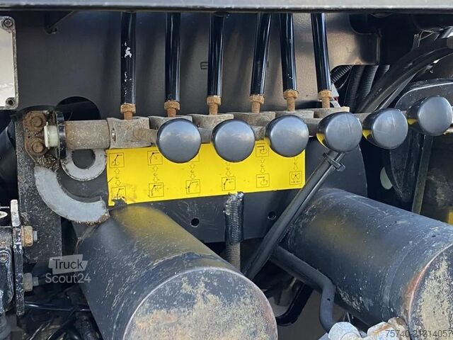 Camião-grua Volvo FM 370 + Euro 5 + Palfinger Z-Q170 Crane + 30to...