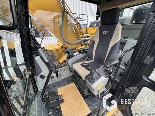 Paletli ekskavatör Caterpillar 330FLN