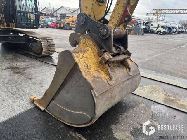 Paletli ekskavatör Caterpillar 330FLN