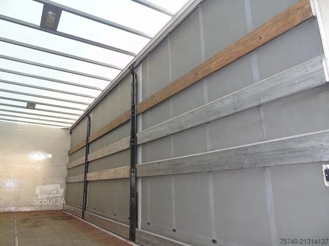 Bâché à rideaux latéraux Scania P 370 + LIFT + EURO 6 + 19T