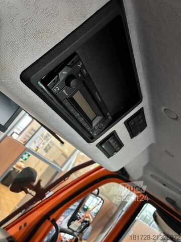 Autocamion cu destinație specială Mercedes-Benz Unimog U 423