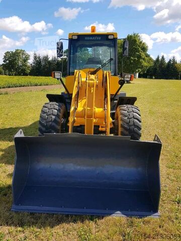 Riteņu iekrāvējs Komatsu WA-95/3. Schaufel-Palettengabel