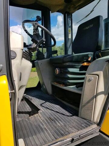 Riteņu iekrāvējs Komatsu WA-95/3. Schaufel-Palettengabel