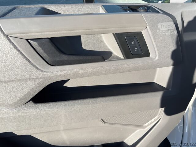 Pick-up furgons VW Crafter 35 DOKA Pr. mittellang  3,0 T AHK