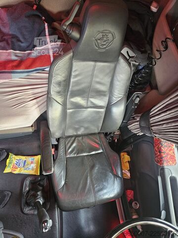 Standaard trekker SCANIA R 560