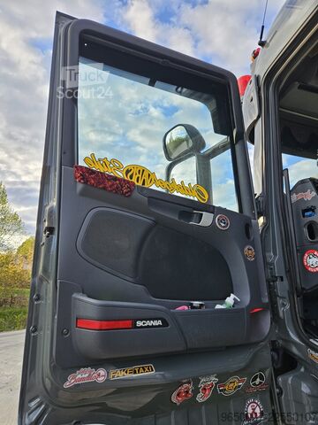 Standaard trekker SCANIA R 560