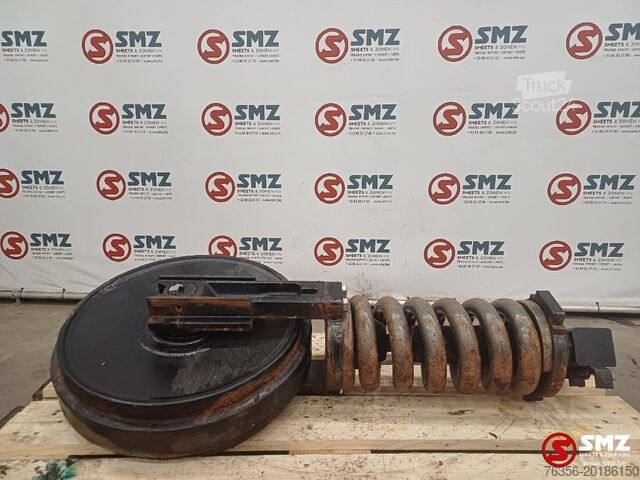 Del šasije Caterpillar Track adjuster and recoil Caterpillar
