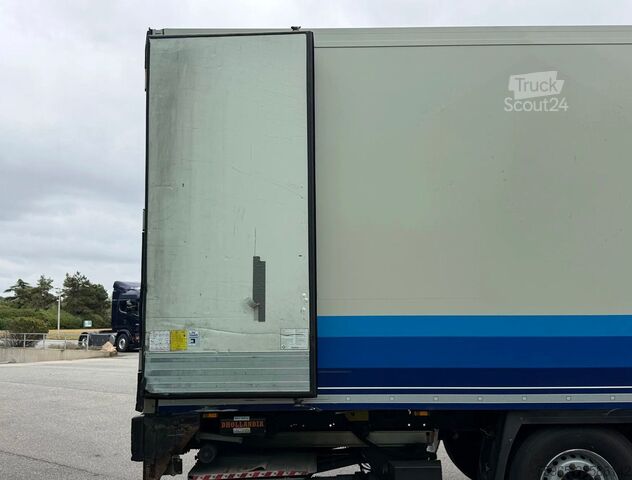 Koeloplegger KRONE N/A SD ISOLATED BOX THERMO KING SLXi 300 LIFT AX