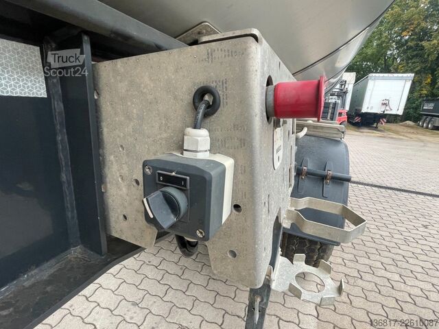 Kipper Auflieger SCHWARZMÜLLER D21K0 Stahl Mulde Thermo 25m³ hydra. Hinterachse