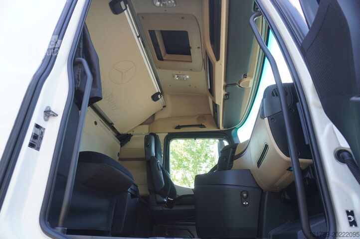 Camioane frigorifice Mercedes-Benz Actros 2542 / GIGA cabin / Thermoking