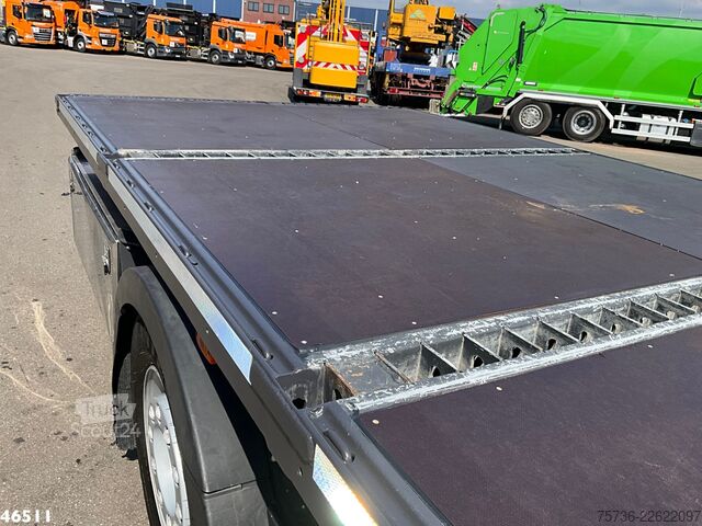 Vrachtwagen met kraan Volvo FE 320 Euro 6 HMF 26 Tonmeter laadkraan