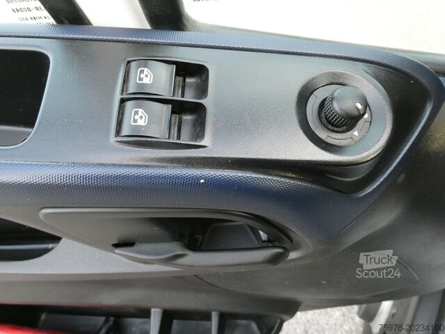 Kastenwagen mit auf Lkw montiertem Kran Iveco Daily 72C16