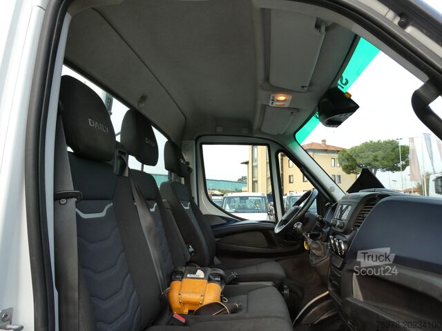 Kastenwagen mit auf Lkw montiertem Kran Iveco Daily 72C16