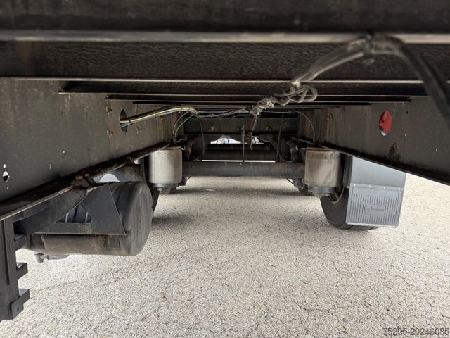 Semi-remorque bâchée KÖGEL 3Achs Standard Curtainsider MichelinRemix 6xneu