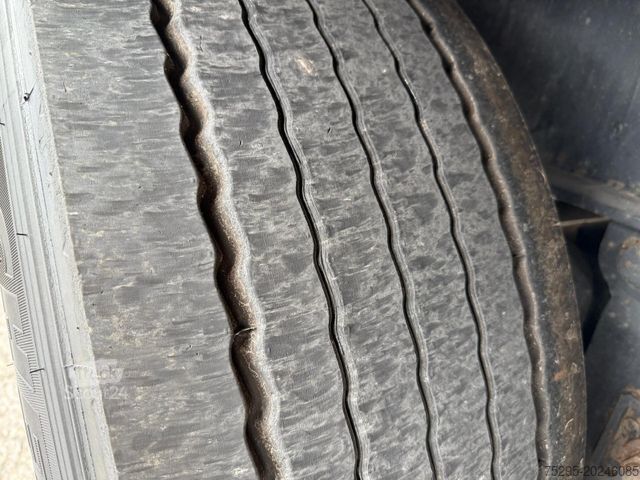 Semi-remorque bâchée KÖGEL 3Achs Standard Curtainsider MichelinRemix 6xneu