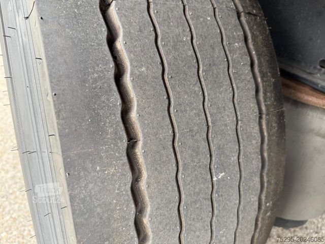 Semi-remorque bâchée KÖGEL 3Achs Standard Curtainsider MichelinRemix 6xneu