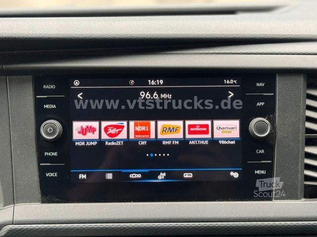 Kleinbus VOLKSWAGEN T6.1 Transporter Kombi lang 8 Sitzer Klima