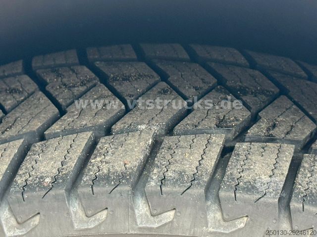 Kleinbus VOLKSWAGEN T6.1 Transporter Kombi lang 8 Sitzer Klima