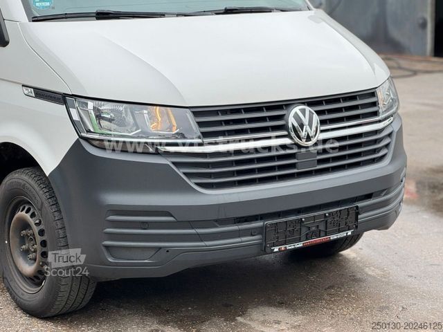 Kleinbus VOLKSWAGEN T6.1 Transporter Kombi lang 8 Sitzer Klima