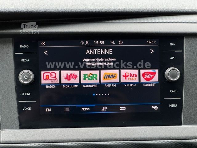 Kleinbus VOLKSWAGEN T6.1 Transporter Kombi lang 8 Sitzer Klima