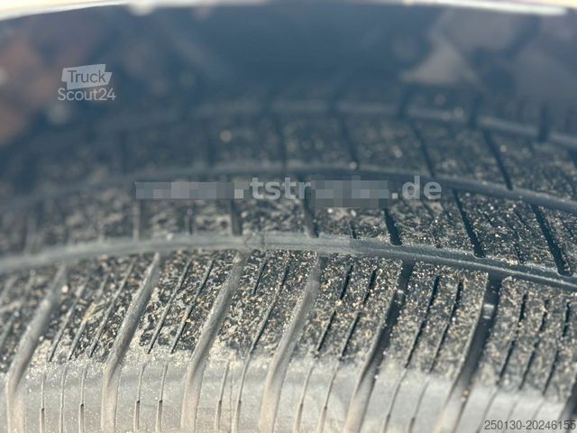 Kleinbus VOLKSWAGEN T6.1 Transporter Kombi lang 8 Sitzer Klima