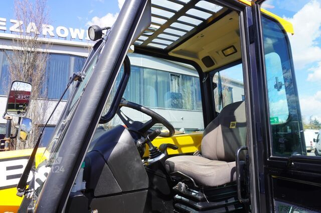 Telecarregador JCB 526-56 AGRI Plus / 5.6 m / joystick