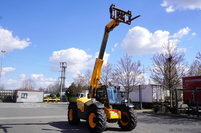 Telecarregador JCB 526-56 AGRI Plus / 5.6 m / joystick