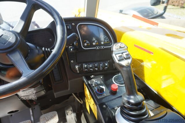 Telecarregador JCB 526-56 AGRI Plus / 5.6 m / joystick