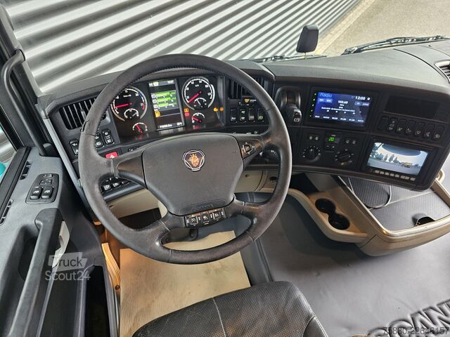 Camión grúa Scania R450 8x2 / HMF 60TM / CRANE / KRAN