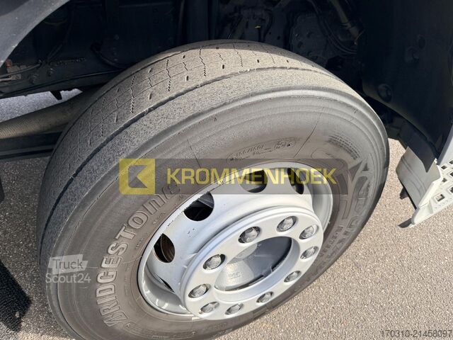 Piattaforma di carico DAF CF 320 FA