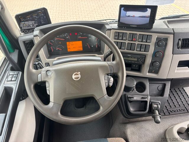 Camião de plataforma VOLVO FL 250 | Fassi F110*Flur&Funk*Navi*Kamera*1.Hand