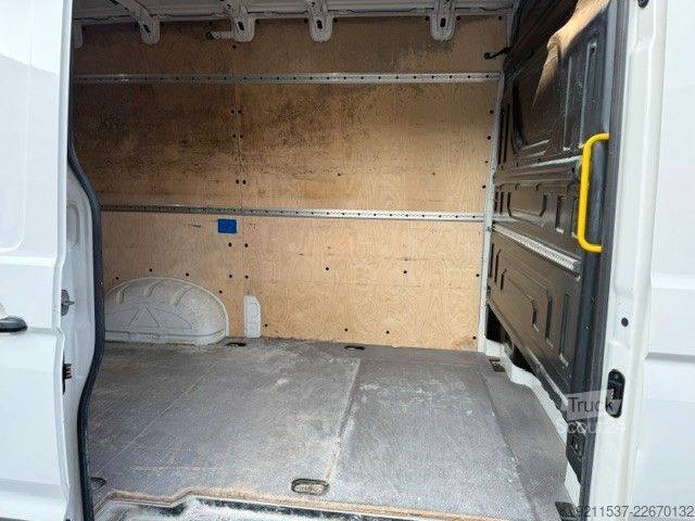 Vans ar augstu jumtu VW Crafter Kasten 35 mittellang Hochdach FWD