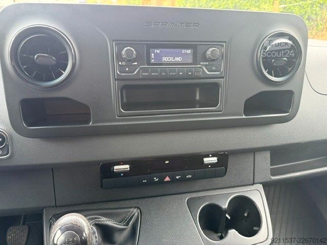 Pick-up furgons MERCEDES-BENZ Sprinter  Pritsche DoKa  311