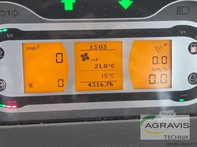 Traktor Fendt 828 VARIO S4 Profi Plus