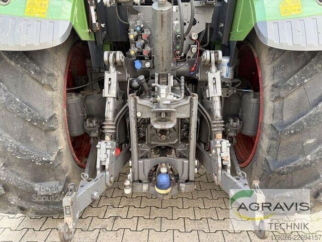 Traktor Fendt 724 VARIO S4 Profi Plus