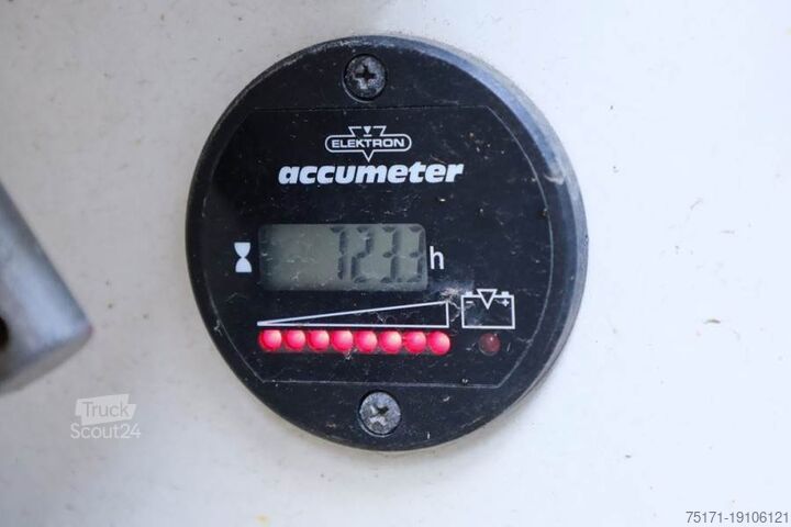 Ножичний підйомник Holland Lift Ecostar HL-11812 Electric, 14m Working Height, 300