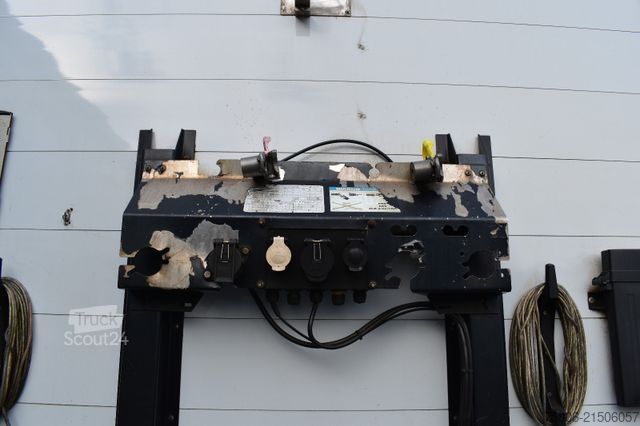 Відкритий напівпричіп з тентом SCHWARZMÜLLER SPA 3/E Edscha Curtain BPW