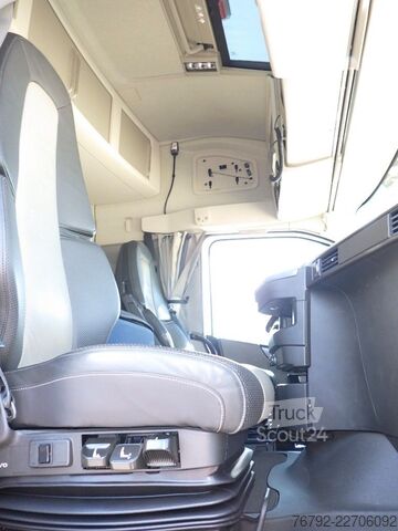 Вантажівка з платформою і тентом VOLVO FH 420 Pritsche 7,8m/Edscha/Hubd./Lenkachse/VEB+