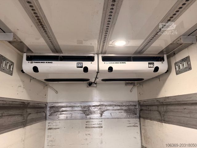 Camion refrigerato VOLVO FE320 6x2*4 TK T1200-R Spectrum 9,80 m. koffer