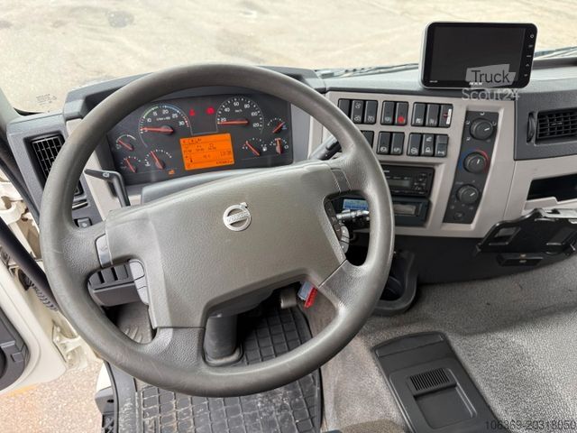 Camion refrigerato VOLVO FE320 6x2*4 TK T1200-R Spectrum 9,80 m. koffer