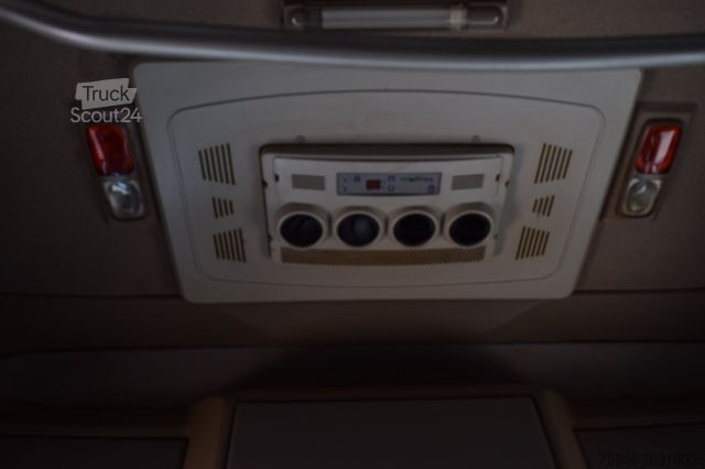 Стандартный седельный тягач DAF XF460 Super Space Cap 2Tanks Retarder  ACC Xenon