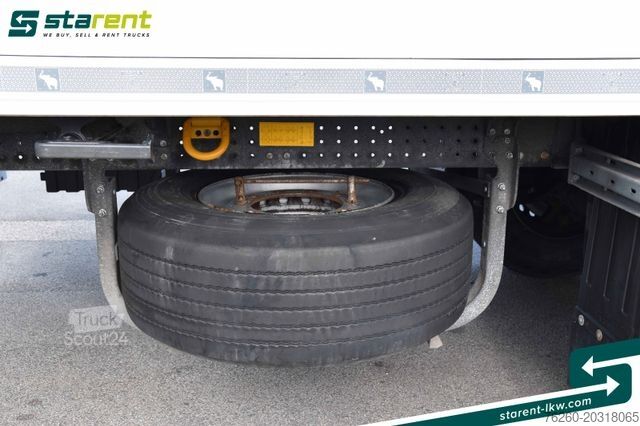 Hűtő félpótkocsi SCHMITZ CARGOBULL ThermoKing SLXi300 Palettenkasten 7.986 Std.