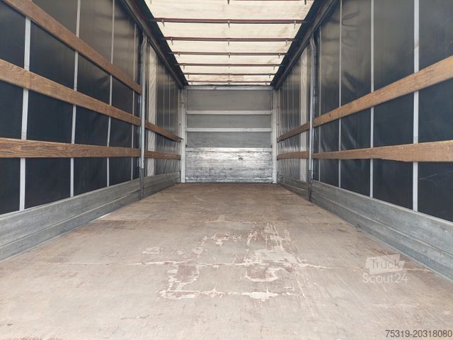 Flaklastbil med kapell DAF FA LF 45.220 G12 4x2
