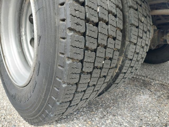 Flaklastbil med kapell DAF FA LF 45.220 G12 4x2
