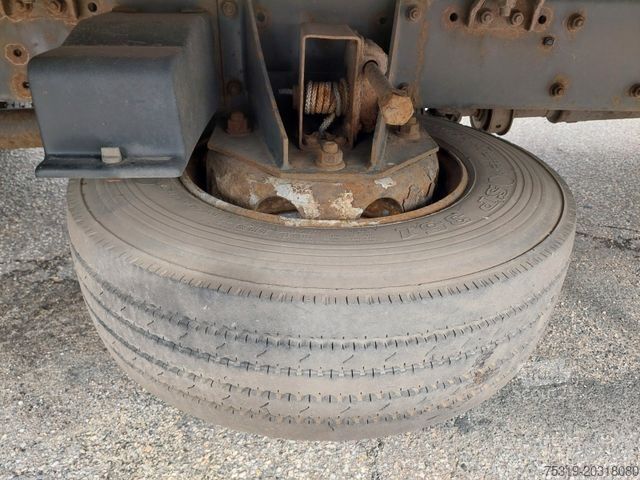 Flaklastbil med kapell DAF FA LF 45.220 G12 4x2